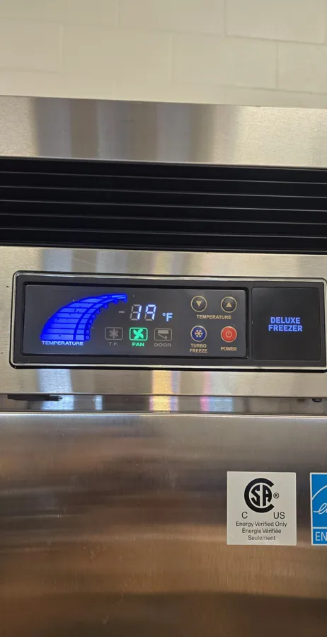 Panel de congelador comercial a -19°F — servicio de cuartos fríos en Joliet IL