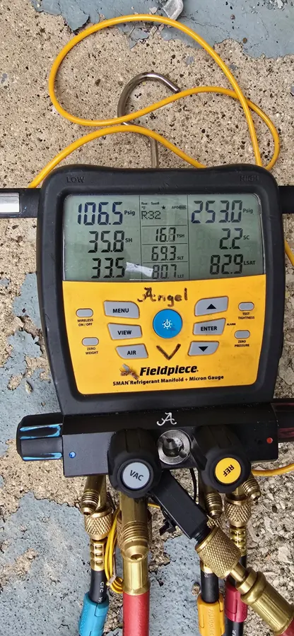 Digital manifold verifying pressures at startup — our standard